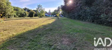 Terrain à bâtir à Nouaillé-Maupertuis (86340)