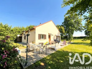 House in Le Mesnil-Saint-Denis (78320)