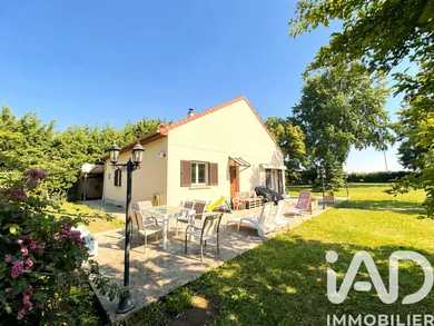 House in Le Mesnil-Saint-Denis (78320)