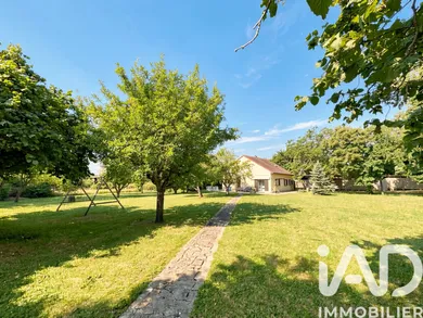 House in Le Mesnil-Saint-Denis (78320)