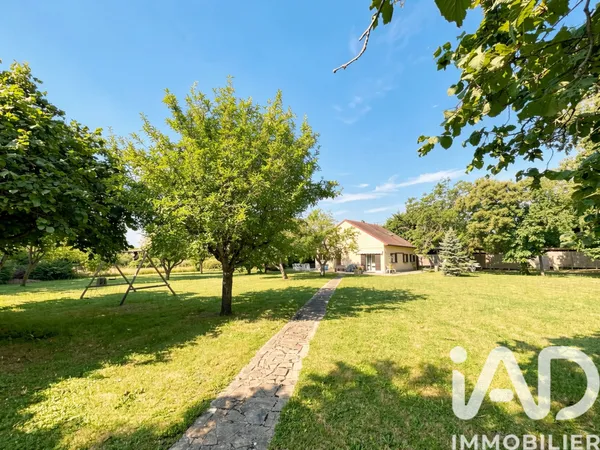 Maison à Le Mesnil-Saint-Denis (78320) photo 2