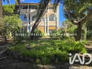 Appartement à Saint-Cyr-sur-Mer (83270)