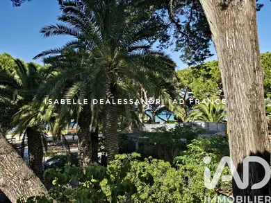 Appartement à Saint-Cyr-sur-Mer (83270)