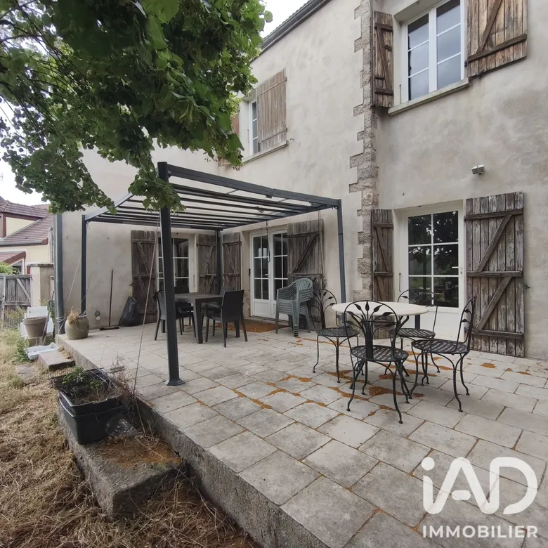 Maison 5 pièces 115 m² · à La Roche-en-Brenil · 115 m² · 122 000 €