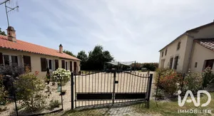 Maison de campagne à Saint-Paul-en-Gâtine (79240)