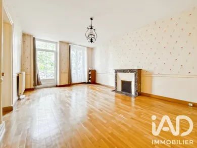 Townhouse in Bais (53160)