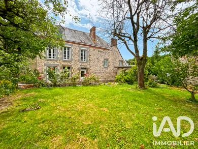 Townhouse in Bais (53160)
