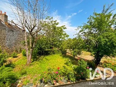 Townhouse in Bais (53160)