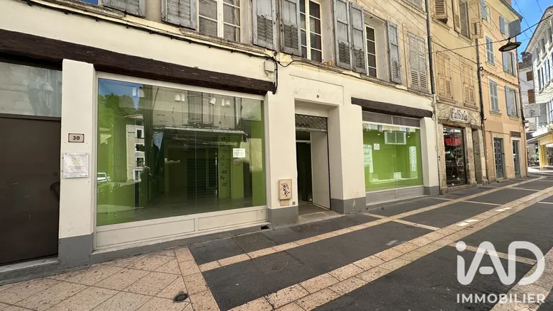 Local commercial 180 m² · à Apt · 180 m² · 20 200 €