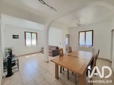 Maison à Villeneuve-le-Roi (94290)