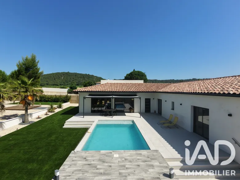 Maison 6 pièces 198 m² · à Clarensac · 198 m² · 790 000 €