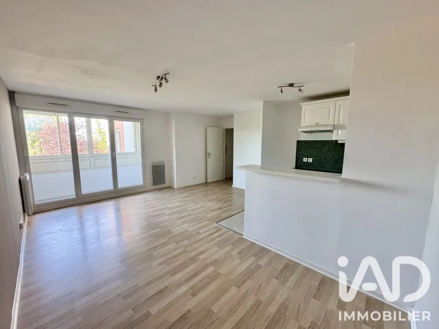 Appartement à Combs-la-Ville (77380) photo 3