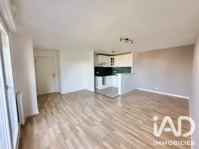 Appartement à Combs-la-Ville (77380)