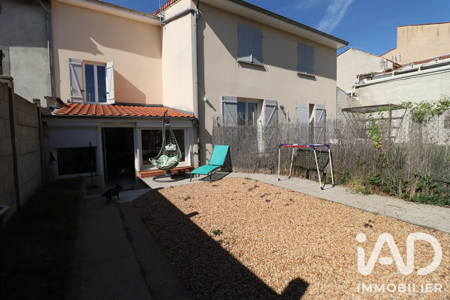 Vente immeuble 220 m² à Pont-du-Château (63430) - 2030161 — 2