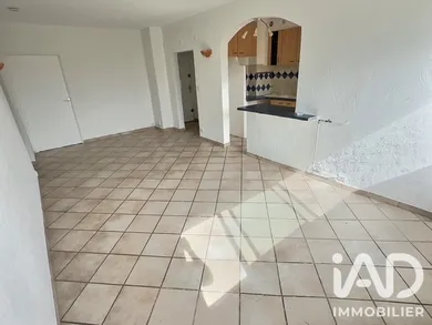 Apartment in Hyères (83400)