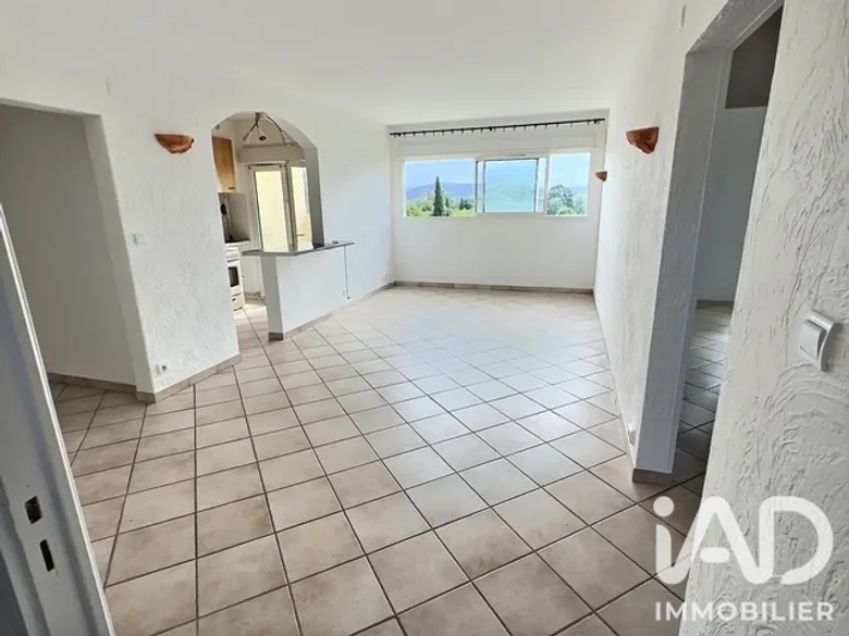 Appartement 4 pièces 68 m² · à Hyères · 68 m² · 165 000 €