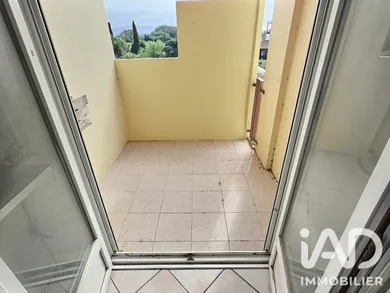 Apartment in Hyères (83400)