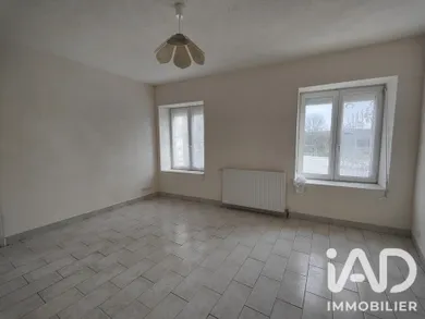 Maison de village à SAINT JULIEN MOLHESABATE (43220)