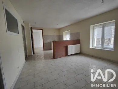 Maison de village à SAINT JULIEN MOLHESABATE (43220)