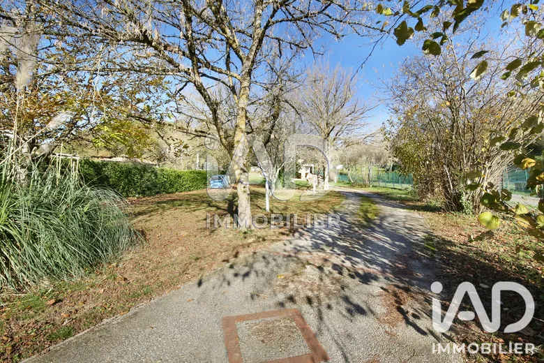Terrain à bâtir à Rouffiac-Tolosan (31180) · 211 000 €