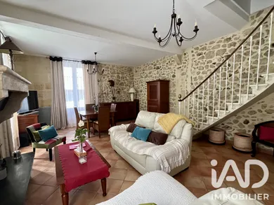 Maison à Castres-Gironde (33640)