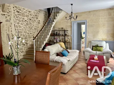 Maison à Castres-Gironde (33640)