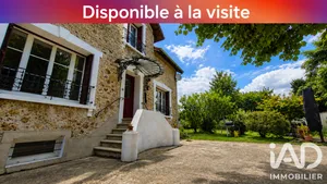 Maison traditionnelle à Trilport (77470)