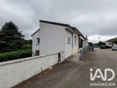 Commercial walls in SAINT LAURENT SUR FORRE (87310)