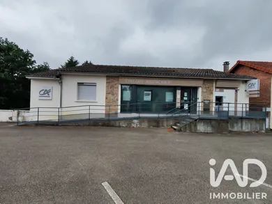 Commercial walls in SAINT LAURENT SUR FORRE (87310)