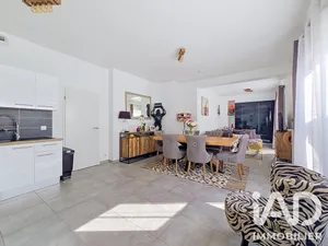 Apartment in Périgny (94520)
