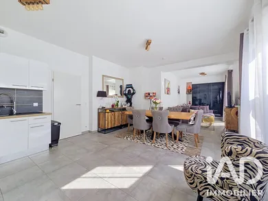Appartement à Périgny (94520)