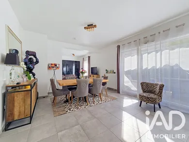 Appartement à Périgny (94520)