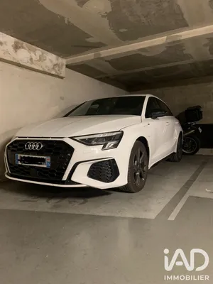 Parking à Paris (75009)