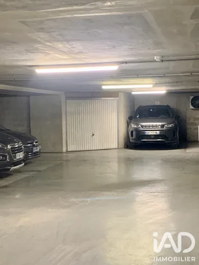 Parking à Paris (75009)