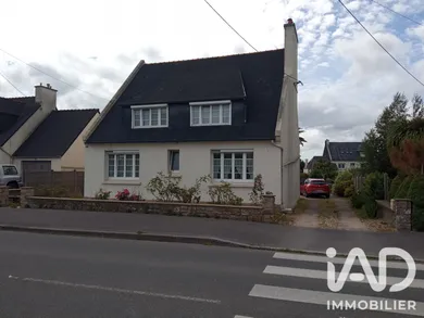 Townhouse in Landivisiau (29400)