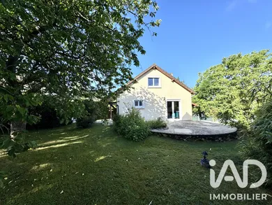 Maison traditionnelle à Saint-Ouen-en-Brie (77720)