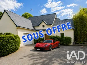 Architectural house in Saint-André-des-Eaux (44117)
