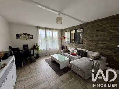 Apartment in Chilly-Mazarin (91380)