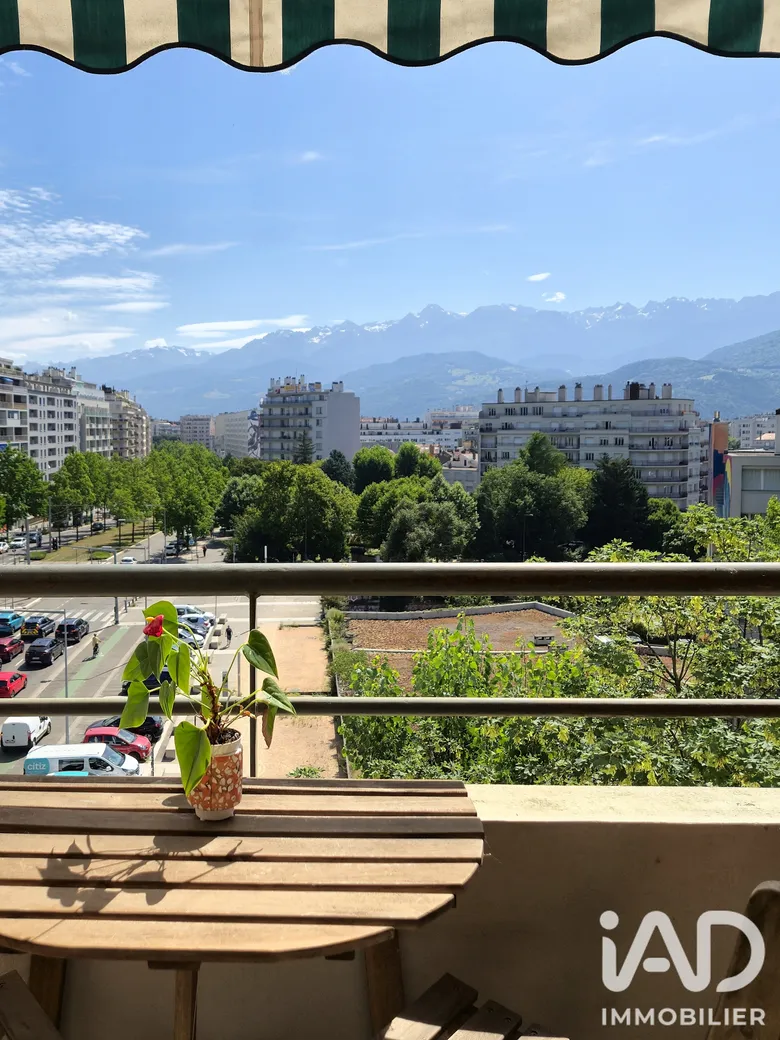 Appartement 3 pièces 109 m² · à Grenoble · 108,7 m² · 293 000 €