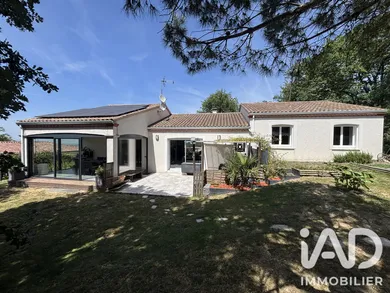 Maison traditionnelle à Peyrole (81310)