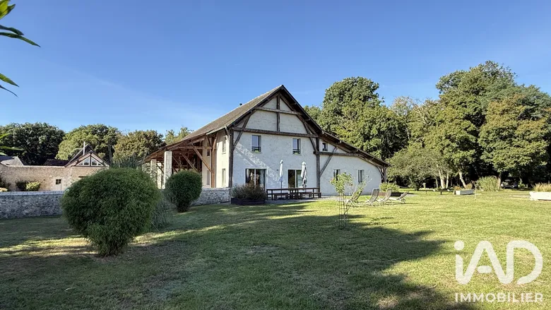 Maison 15 pièces 477 m² · à La Croix-en-Touraine · 476,7 m² · 850 000 €