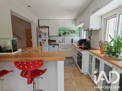 House in Peypin-d'Aigues (84240)