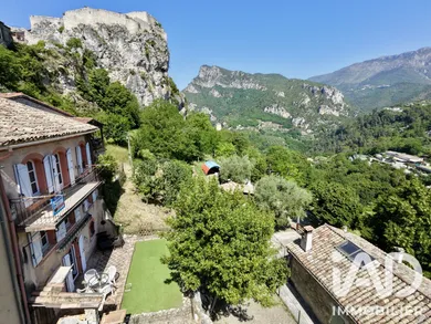 Maison de village à GILETTE (06830)