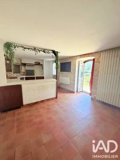 Maison de village à GILETTE (06830)