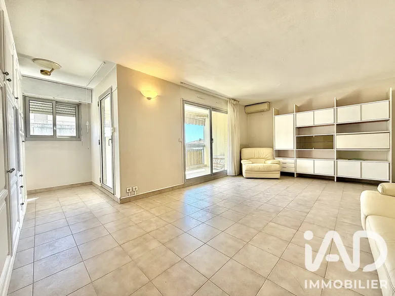 Appartement 2 pièces 60 m² · à Saint-Laurent-du-Var · 59,5 m² · 260 000 €