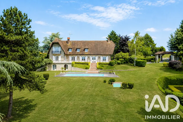 Maison 8 pièces 230 m² · à Le Mont-Saint-Adrien · 230 m² · 510 000 €