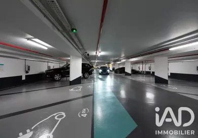 Parking à Paris (75017)