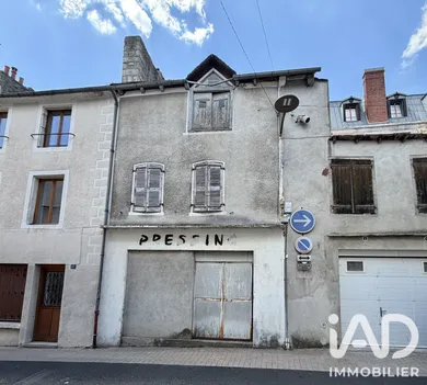 Maison à Saint-Chély-d'Apcher (48200)