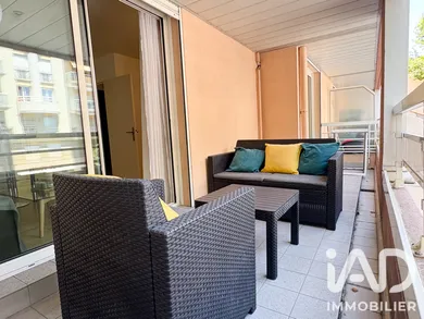 Apartment in Antibes (06160)