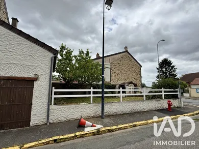 Maison de village à Villejust (91140)
